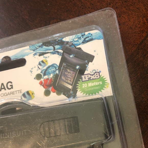 Waterproof Pouch - Picture 7 of 8